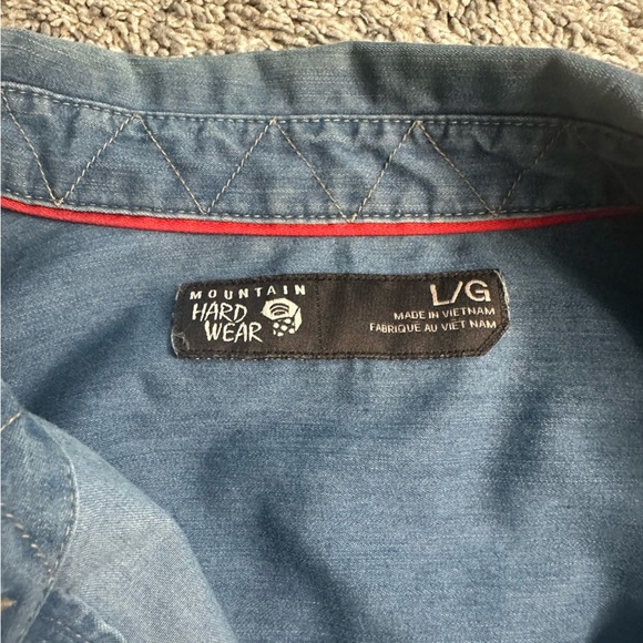 Mountain hardware denim chambray button down shirt Large side pockets hiking - Picture 4 of 9
